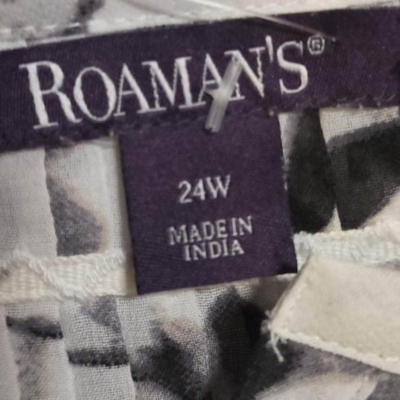 Elegant Floral Women's Blouse - Gray and White - Picture 7 of 8